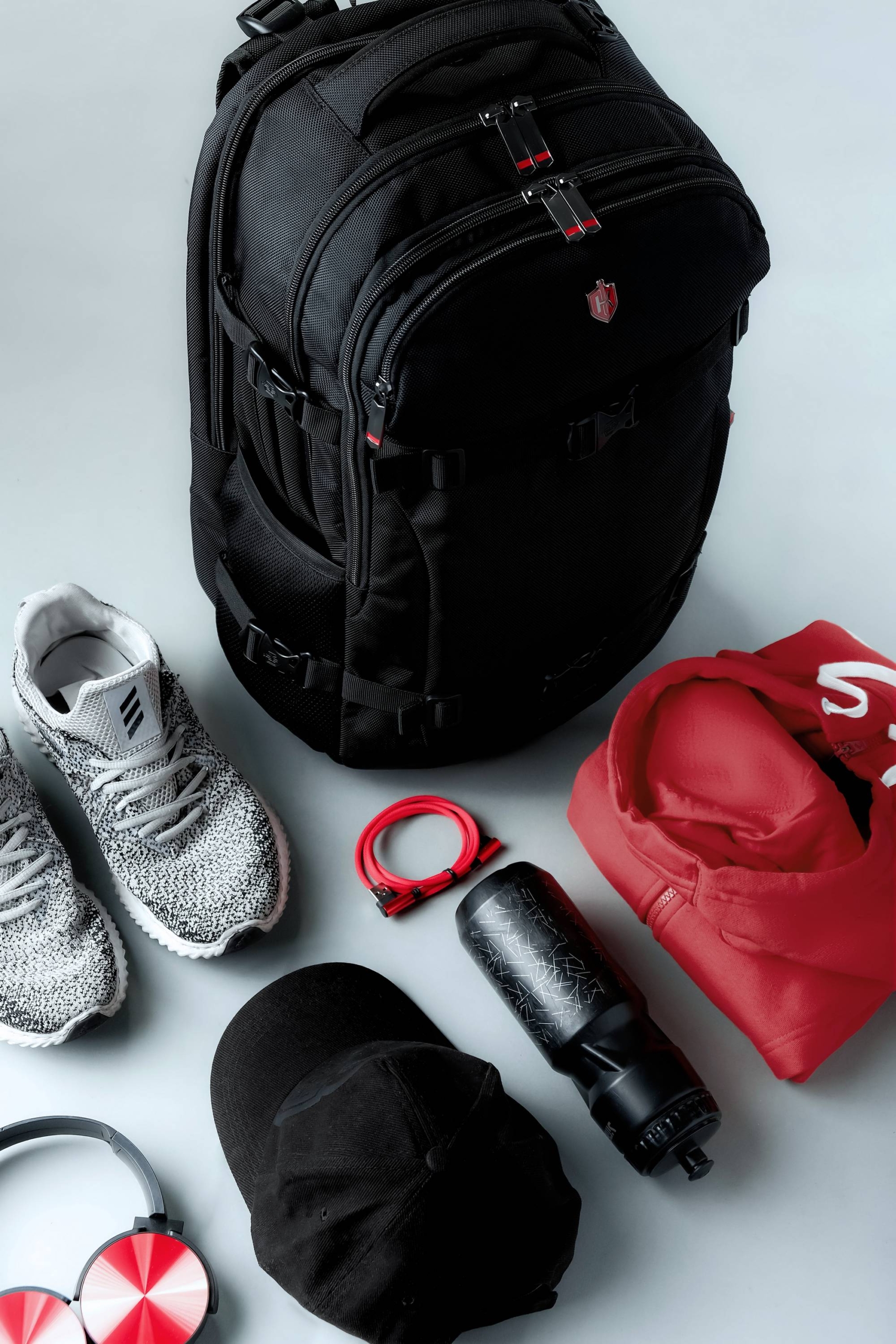 15 Gym Bag Essentials: Everything You Need For Your Workout — Krimcode