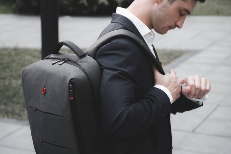 6 Gym Bag Essentials Every Man Must Carry